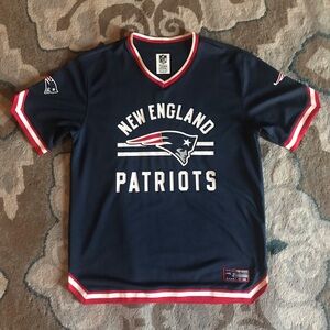 NFL Patriots t shirt large
